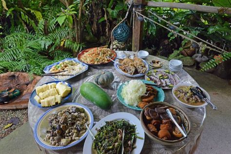 Miyagi's kitchen: Country banquets, Okinawan-style | The Japan Times Low Calorie Vegetables, Water Spinach, Fresh Dishes, Kitchen Country, Family Style Meals, Okinawa Japan, English Food, Miyagi, Food Pin