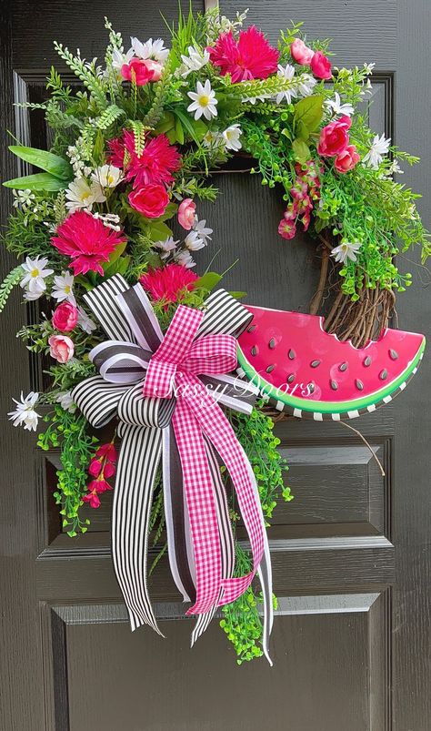 Watermelon Wreaths For Front Door, Watermelon Wreath Ideas, Summer Grapevine Wreath Ideas, Summer Wreaths For Front Door Summertime, Watermelon Wreath, Summer Door Decor, Diy Summer Wreath, Summer Wreath Ideas, Summer Wreaths For Front Door Diy