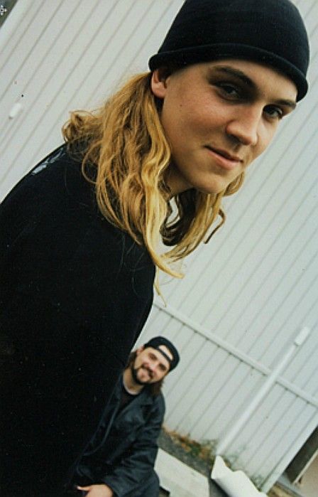 mewes & smith. jay & silent bob. Jason Mewes 90s, 90s Mood, Jay And Silent Bob Strike Back, Jason Mewes, Jay And Silent Bob, Kevin Smith, Silent Bob, 90s Movies, About Time Movie