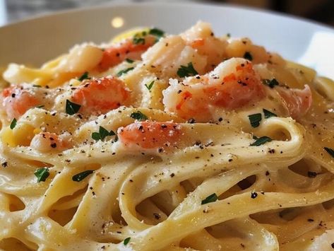 Indulge in Creamy Crab Fettuccine: A Rich, Flavorful Pasta Recipe for Any Occasion! - NewsBreak Crab Fettuccine, Crabmeat Recipes, Crab Meat Pasta, Fettuccine Recipe, Fettuccine Recipes, Sea Food Salad Recipes, Baked Scallops, Recipes With Chicken And Peppers, Creamy Crab