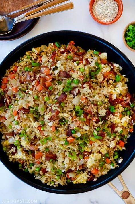 Bacon Fried Rice, Bacon Rice, Baked Onion Rings, Baked Onion, Easy Meals For One, Fried Rice With Egg, Fried Rice Recipe Easy, Egg Fried Rice, Bacon Fries