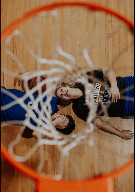 Cute Basketball Couples Pictures, Basketball Couple Goals Aesthetic, Basketball Pictures Poses Friends, Couples Basketball Pictures, Basketball Couples Goals, Basketball Couple Goals, Basketball Couple Aesthetic, Basketball Couple Pictures, Basketball Relationship Goals