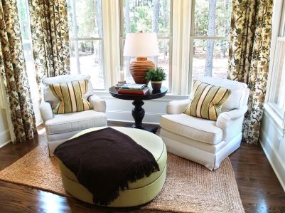 I really like this pair of chairs in front of the windows, angled enough so you can still see outside. Bedroom Furniture Placement, Bedroom Seating Area, Bedroom Furniture Layout, Bedroom With Sitting Area, Bedroom Seating, Front Rooms, Trendy Living Rooms, Trendy Bedroom, Furniture Layout