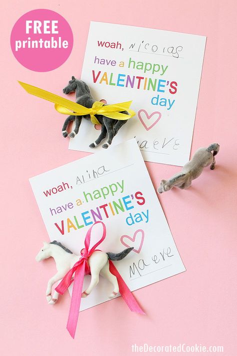 HORSE VALENTINES CARDS -- for Valentine's Day classroom parties with FREE PRINTABLE #valentinesday #classroomparty #valentinescards #classroomcards Horse Valentine Cards, Horse Valentine, Free Printable Valentines Cards, Valentines Diy Kids, Diy Valentines Cards, Valentine Postcards, Printable Valentines Cards, Valentines Printables Free, Homemade Valentines