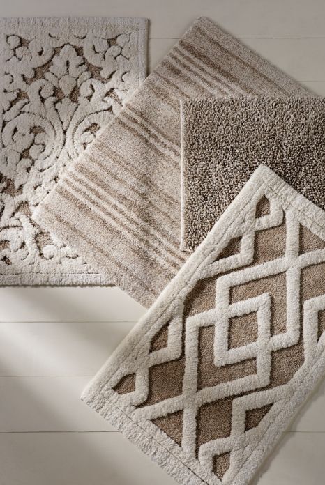 Fall in love with linen. All-natural fibers are delectable underfoot. Bathroom Mat Ideas, Luxury Bath Rugs, Small Bathroom Rug, Luxury Bath Mats, Rug Placement, Modern Bath Mat, Frontgate Outdoor Furniture, Bathroom Rugs And Mats, Rugs And Mats