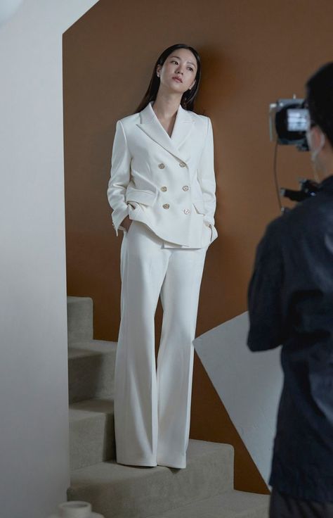 Korean Business Woman Outfits, Vincenzo Outfit, Women Office Outfits, Office Wear Dresses, Stylish Office Wear, Business Dress Women, White Suit, Stylish Office, Woman Suit Fashion