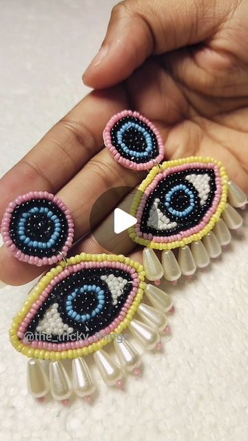 Diy Earrings Tutorial, Handmade Evil Eye, Evil Eye Earrings, Earring Tutorial, Diy Rings, Beaded Jewelry Patterns, Eye Earrings, Summer Diy, Evil Eye Jewelry