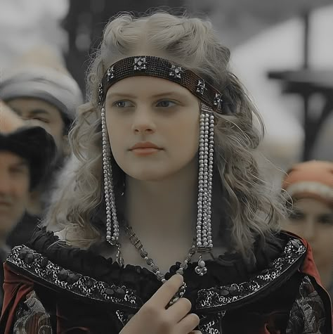 Medieval Faceclaims Female, Targaryen Child Face Claim, Targaryen Face Claims Female, Baratheon Face Claim, Dornish Faceclaims, Daena Targaryen, Royal Family History, Fictional Women, Writing Prompts For Writers