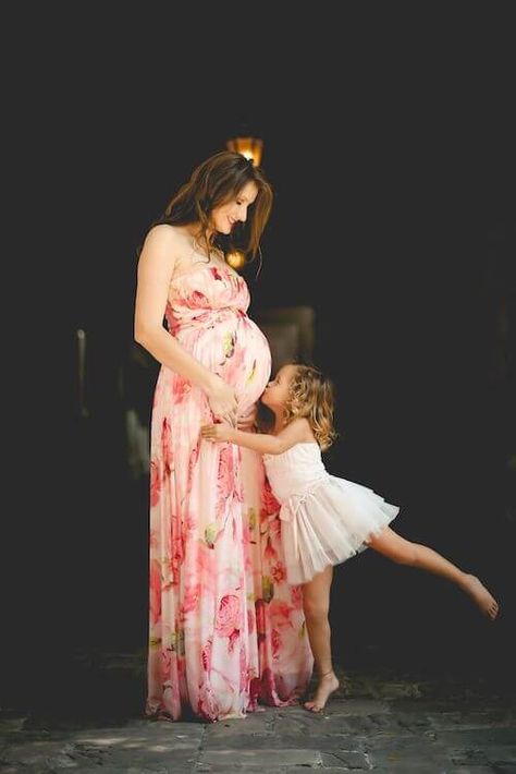 50+ Creative Maternity Photoshoot With Toddler Ideas [2023]: Tips, Poses, And Outfits For Great Photos Maternity Photoshoot With Toddler, Photoshoot With Toddler, Creative Maternity Photoshoot, Family Pregnancy Photoshoot, Mother Daughter Maternity, Indian Maternity Photos, Photo Shoot Poses, Maternity Photoshoot Ideas, Pregnancy Photo Shoot