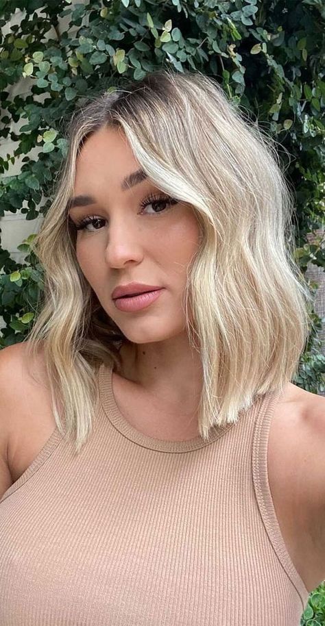 40 Trendy Lob Haircuts & Hairstyles in 2022 : Blonde Soft Textured Lob Straight Textured Bob Haircut, Lob Haircut For Frizzy Hair, Lob 2023 Trends, Short Choppy Blonde Hair, Money Peace Hair Blonde, Blonde Lob Straight, Feathered Lob, Choppy Lob Haircut, Edgy Lob