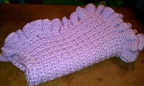 Kenzie’s Ultimate Ruffle Edged Crochet Baby Blanket w/ Tutorial! Ruffle Crochet Edging, Crochet Baby Blanket Edging, Blanket Borders, Ruffled Baby Blanket, Crochet Pouches, Ruffle Blanket, Heirloom Baby Blankets, Baby Blanket Tutorial, Crochet Baby Blanket Beginner