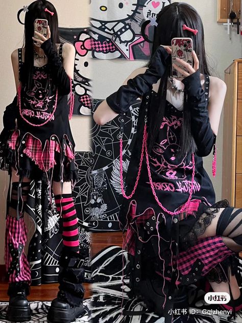 Goth Kawaii Fashion, Perky Goth, Kawaii Punk, Punk Fashion Diy, Kawaii Outfit Ideas, Estilo Harajuku, Scene Outfits, Clueless Outfits, Harajuku Outfits