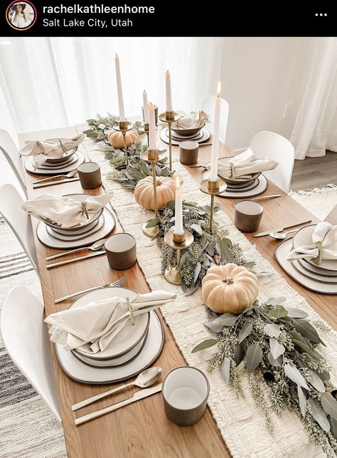 Fall Table Set Up Ideas, Dining Table Autumn Decor, Crate And Barrel Table Setting, Pumpkin Fall Table Decor, Thanks Giving Dinner Table Setting, Fall Dining Table Decor Ideas Modern, Long Table Thanksgiving, Fall Table Inspiration, Neutral Fall Party Decor