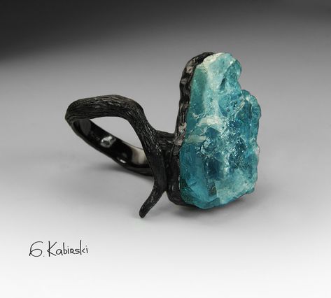 Ring by G. Kabirski Color Stone Rings, Natural Rings, Art Jewelry Ring, Texture Jewelry, Sculptural Ring, Orchid Jewelry, Gallery Jewelry, Silversmith Jewellery, Sculptural Jewelry