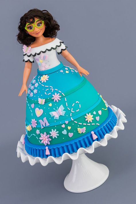 ENCANTO How to make a Mirabel Doll Cake Mirabelle Cake Encanto, Mirabel Doll Cake, Mirabel Encanto Cake Ideas, Encanto 3rd Birthday Cake, Easy Encanto Birthday Cake, Mirabel Birthday Cake, Gateau Encanto Disney, Encanto Cakes Ideas, Encanto Doll Cake