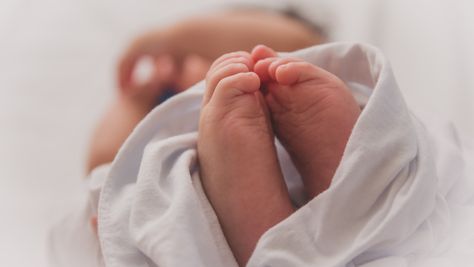 Japan’s birth rate has plunged to a new record low, undermining the country’s initiatives to remedy its aging population. According to Japan’s health ministry, the total number of births declined to 799,728 in 2022, which is down 5.1% from a year earlier. The birth rate is the lowest since the ministry began record-keeping in 1899, falling to a record low for the seventh consecutive year.  The post Japan’s birth rate plunges to new record low; politician blames citizens’ lack of ‘rom Free Baby Samples, Essential Oils For Babies, Baby Samples, Sick Baby, Birth Plan, Baby Footprints, Sleep Training, Hospital Bag, Free Baby Stuff