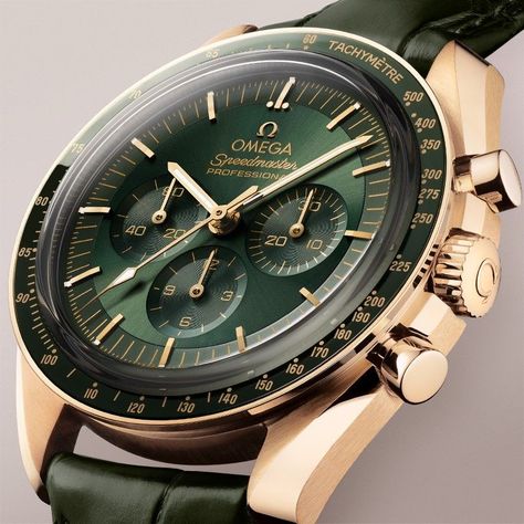 Golden Omega Speedmaster Professional Green Dial Limited Edition #watch #watchcollector #watchoftheday #watchaddict #watchlover #watches #luxurywatch #luxurywatches Omega Speedmaster Professional, Gentleman Watch, Fancy Watches, Bulova Watches, Speedmaster Professional, Expensive Jewelry Luxury, Mens Fashion Watches, Expensive Watches, Chronograph Watch Men