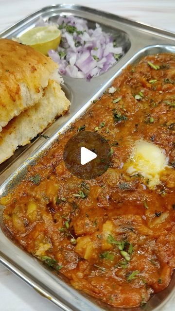 Pav Bhaji Recipe, Mumbai Street, Bhaji Recipe, Pav Bhaji, Mumbai, Easy Meals, Yummy Food, Street Style, Quick Saves