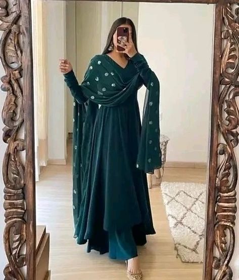 High Low Anarkali, Indian Fancy Dress, Long Kurta Designs, Eid Outfit Ideas, Suits For Women Indian, Onam Outfits, Kurta With Dupatta, Simple Long Dress, Gown Party Wear