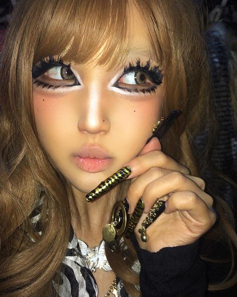 Harajuku Makeup, Gyaru Aesthetic, Gyaru Makeup, Kawaii Makeup, Gyaru Fashion, Bold Makeup, Goth Makeup, December 12, Makeup Designs