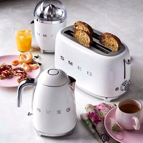 Mandy (@mandybackus) • Instagram photos and videos Smeg Kitchen Appliances, Smeg Toaster, Smeg Kitchen, Electric Toaster, Smeg Appliances, Appliance Storage, Kitchen Appliance Storage, Appliances Design, Electric Juicer