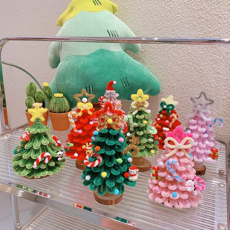 20cm mini Xmas tree  #Christmastree #Christmas #Christmasdecor #Christmasgift Fuzzy Wire Christmas Tree, Christmas Tree Pipe Cleaner, Mini Christmas Tree Ideas, Pipe Cleaner Christmas Tree, Diy Mini Christmas Tree, Mini Xmas Tree, Pipe Cleaner Christmas, Fuzzy Wire, Candy Christmas Tree