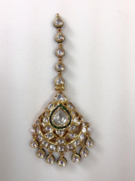 Jadau Mangtika, Tika Jewelry, Beautiful Wedding Jewelry, Tikka Jewelry, Rajputi Jewellery, Kundan Jewellery Bridal, Headpiece Jewelry, Antique Jewelry Indian, Maang Tikka