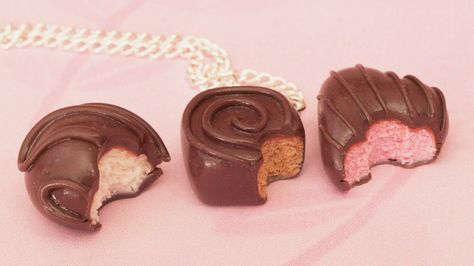 Bitten Chocolate Charms by DeliciousTrickery.deviantart.com on @deviantART Polka Dot Aesthetic, Choco Biscuit, Clay Chocolate, Neapolitan Ice Cream, Food Shapes, Facebook Link, Cute Snacks, Food Accessories, Fake Bake