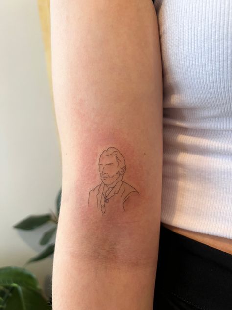 Van Gogh Portrait Tattoo, Van Gogh Tattoo Ideas, Minimalist Van Gogh Tattoo, Vincent Van Gogh Tattoo, Vincent Van Gogh Portrait, Van Gogh Portrait, Van Gogh Tattoo, Artist Van Gogh, Art Inspired Tattoos