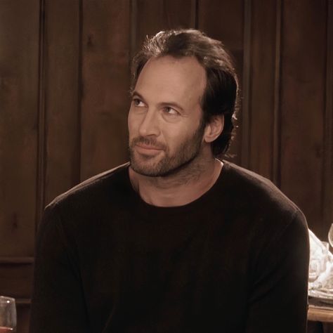 luke danes Luke Danes Icon, Gilmore Core, Luke And Lorelai, Gilmore Girls Luke, Scott Patterson, Luke Danes, Team Logan, Alexis Bledel, Weak In The Knees