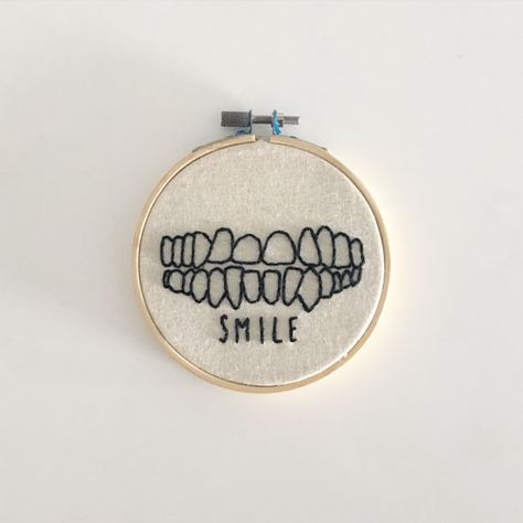 handmade mini teeth embroidery hoop design by stitchesxmitch Teeth Embroidery, Embroidery Hoop Designs, Cross Stitch Gifts Ideas, Embroidery Dress Pattern, Embroidery Hoop Wall Art, New Embroidery, Dental Art, Hand Embroidery Projects, Needlework Embroidery