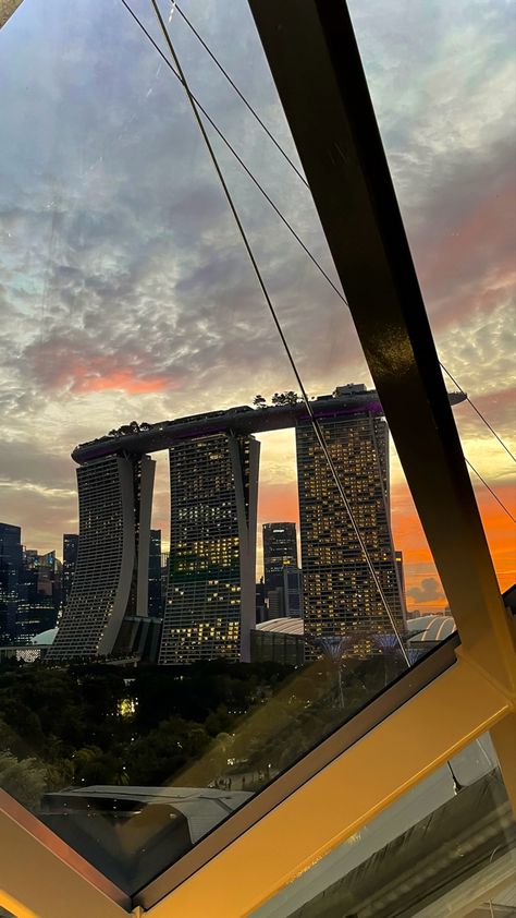 Marina Bay Sands Singapore Aesthetic, Marina Bay Sands Aesthetic, Singapore Airport Snapchat, Singapore Ig Story, Singapore Instagram Story, Singapore Airport Aesthetic, Singapore City Night, Singapore Snap, Sg Aesthetic