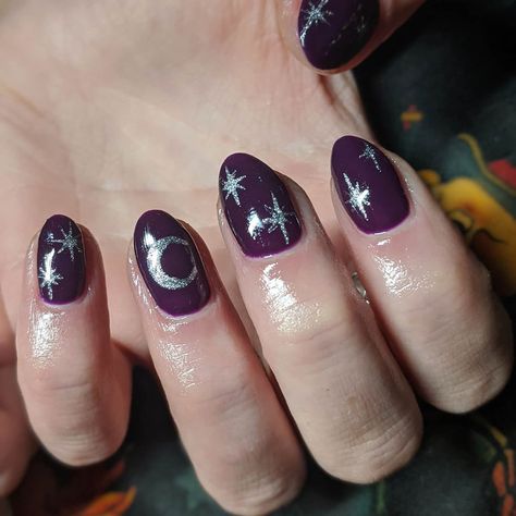 Drawing Nails Ideas, Dark Purple Nail Designs Short, Luna Moth Nails, Mazzy Star Nails, Witch Nails Short, Whimsy Nails, Red Gothic Nails, Purple Star Nails, Whimsigoth Nails