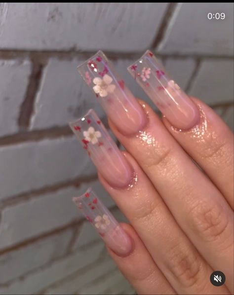 Clear Acrylic Nails Flowers, Clear Flower Nails Acrylic, Flowers In Nails, Real Flowers In Nails, Pink Acrylic Nails Coffin Flower, Clear Nails With Flowers, Acrylic Nails Encapsulated Flower, 2000s Nails Acrylic Flower, Acrylic Nails Almond Shape