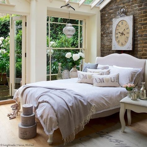 Instagram Conservatory Bedroom, Mediterranean Farmhouse, Shabby Chic Cottage, Flowers Garden, House Goals, Dream Rooms, Country Decor, Cottage Style, Cozy House