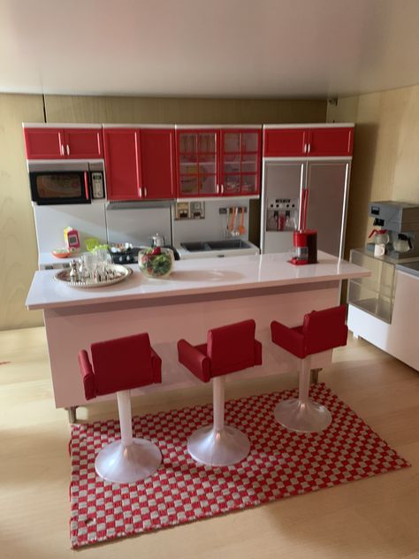 Hypebeast Room Ideas, Barbie House Furniture, Kids Toy Shop, Dollhouse Decorating, Baby Barbie, Diy Barbie House, Barbie Kitchen, Barbie Room, Barbie Doll Accessories