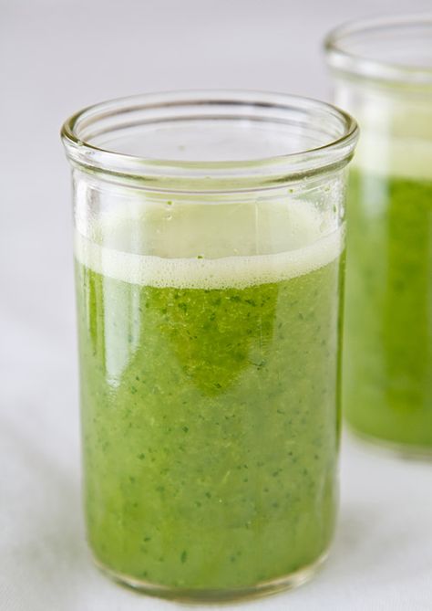 Cancun Green Juice --- 5 Ways to Add More Fruits & Vegetables to Your Diet Green Juice Blender, Drink Your Greens, Green Juice Cleanse, Green Juice Powder, Green Juice Benefits, Juices To Make, Green Juice Smoothie, Green Juice Recipe, Green Juices