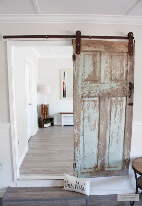 Rustic Barn Door Ideas, Antique Door Ideas, Vintage Door Ideas, Vintage Barn Door, Antique Barn Door, Distressed Doors, Barn Door Ideas, Rustic Door, Farmhouse Doors