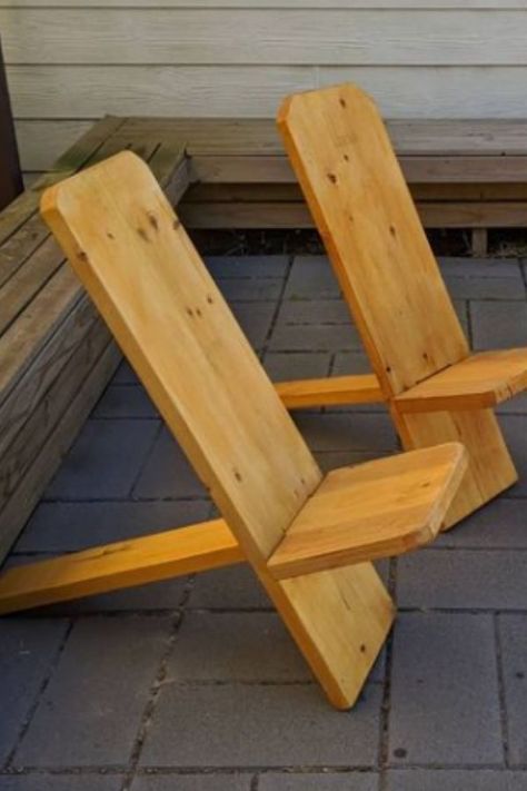 16 DIY Viking Chair Plans You Can Make - Epic Saw Guy Viking Chair Plans, Diy Camping Chair, Viking Chair, Outdoor Chairs Diy, Adirondack Chairs Diy, 2x4 Wood Projects, Wooden Chair Plans, Wood Chair Diy, Nordic Chair