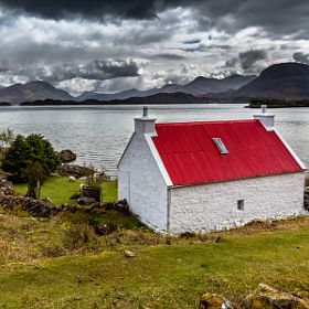 Little crofter's cottage, Shieldaig, Scotland Scottish Croft, Scottish Cottages, Croft House, Sailing Art, Scotland Forever, Happy New Year 2016, Long House, Irish Cottage, Scotland Highlands