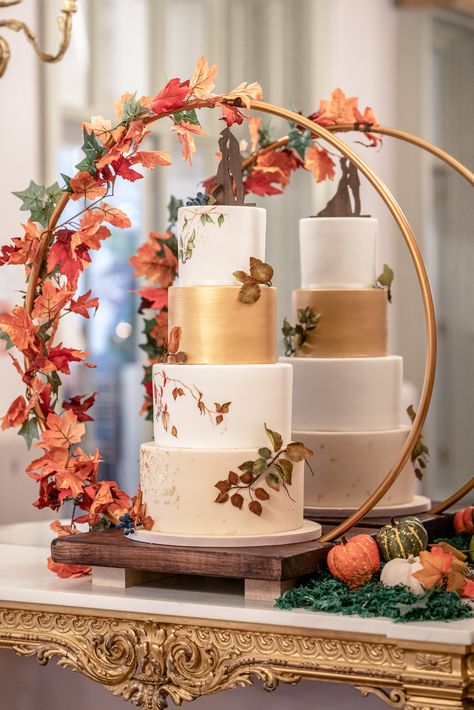 Get inspired by this stunning 4-tiered wedding cake, perfect for a fall wedding! With elegant gold accents, delicate leaves, and charming pumpkin decor, it's the epitome of autumn enchantment. 🍂🍰 #fallweddingideas #autumnwedding #weddingcake" Autumn Cake Wedding, Fall Wedding Cake Table, Forest Green Wedding Cakes, Photoshoot Elegant, Autumn Wedding Cake, Autumn Wedding Cakes, Autumn Wedding Food, Fall Wedding Cake, Forest Green Wedding