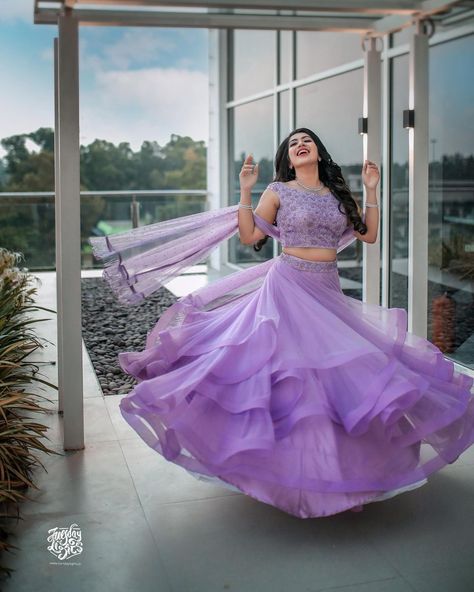 Impeccable Lavender Lehengas For Year 2021 Intimate Wedding Season For Our Real Brides To Get Beautiful Look! Lavender Colour Lehenga, Lavender Colour Saree, Lavender Colour Dress, Trending Lehenga Designs, Lavender Color Dress, Lavender Lehenga, डिजाइनर कपड़े, Lavender Gown, Engagement Lehenga