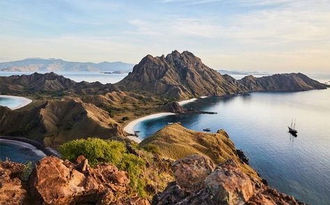 Yacht Vacation, Komodo National Park, Komodo Island, Popular Travel Destinations, Private Yacht, Cruise Vacation, Archipelago, Luxury Resort, How To Take