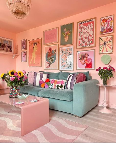 Pink Couch Living Room, Green Couch Living Room, Apartment Decor Ideas, Colouring Ideas, Bedroom 2024, Diy Girls Bedroom, Girly Apartments, Girly Apartment Decor, Colorful Apartment