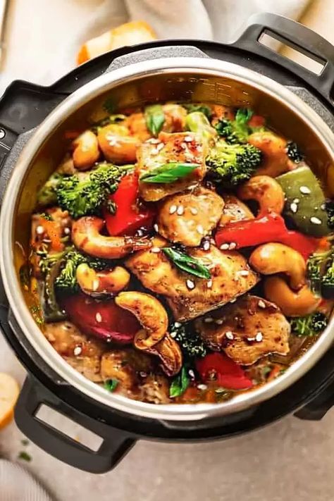 Instant Pot Cashew Chicken, Stir Fry Dinner Recipes, Chinese Chicken Stir Fry, Chicken Life, Baked Veggies, Pot Recipes Easy, Best Instant Pot Recipe, Cashew Chicken, Instant Pot Dinner Recipes