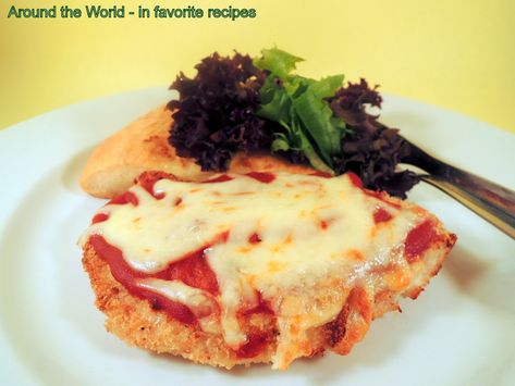 Australian Chicken Parma, Chicken Parmigiana Recipe Easy, Chicken Parma, Chicken Parmigiana Recipe, Culture Recipes, Parmigiana Recipe, Australian Recipes, Mcdonald's Restaurant, Chicken Schnitzel