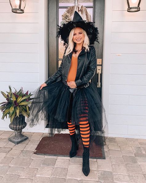 Fun Mom Halloween Costumes, Pregnant Witch Halloween Costumes, Family Witch Theme Costumes, Witches Ride Costume, Witches Customes, Mom Witch Costume Diy, Mom Daughter Witch Costume, Maternity Witch Costume, Whiches Costume Ideas