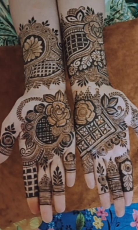 Broch Mehndi Designs, Arabian Mehndi, Designer Mehandi, Bride Mehndi, Mehedi Design, Engagement Mehndi, Khafif Mehndi Design, Henna Ideas, Latest Henna Designs