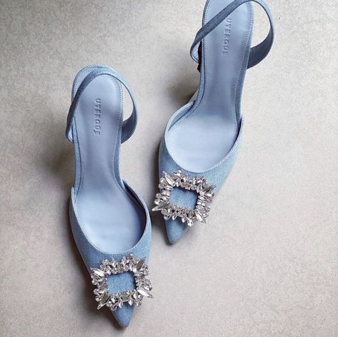 Wendy Michaels, Heels Aesthetic, Trendy Heels, Shoes Heels Classy, Flower Shoes, Classy Shoes, Classic Heels, Shoe Inspiration, Shoe Inspo