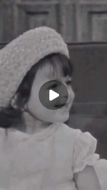 Old Hollywood on Instagram: "A 2-year-old Mariska Hargitay making an appearance with her mother, Jayne Mansfield, on The Merv Griffin Show, 1966. 
•
•
•
#mariskahargitay #jaynemansfield #oldhollywood #classichollywood #goldenage #goldenera #history #nostalgia #vintage #retro #movie #film #cinema #actor #icon #1960s #60s" Merv Griffin Show, Merv Griffin, Film Cinema, Jayne Mansfield, Mariska Hargitay, Classic Hollywood, Golden Age, Old Hollywood, Favorite Celebrities